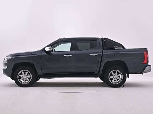 トライトン2.4 GLS ディーゼル 4WD