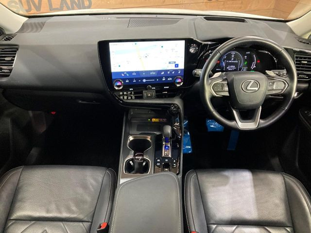 NX450hプラス バージョンL 4WD