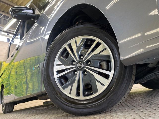 �y����15�C���`�A���~�z�C�[���z�O�ςɃ}�b�`���������A���~�z�C�[���𑕒����Ă���܂��B�e��ЊO�A���~�z�C�[����A�X�^�b�h���X�^�C�����戵�����Ă���܂��B���񂲑��k����������