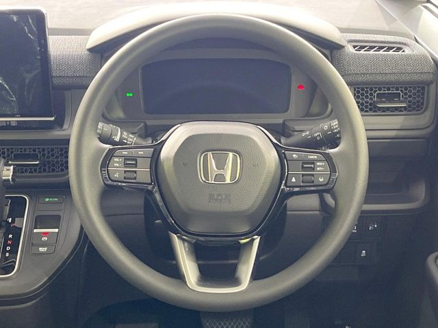 【ステアリングスイッチ】運転中、前方から目線をそらすことなく、オーディオ等の操作が可能な便利機能!安心&快適なドライブを演出してくれます♪