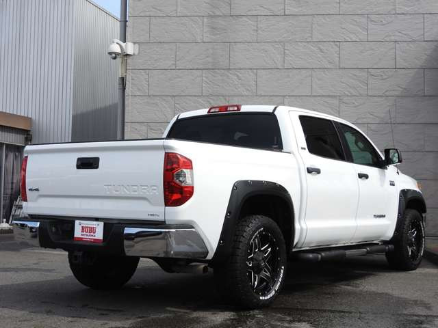 タンドラクルーマックス SR5 5.7 V8 4WD