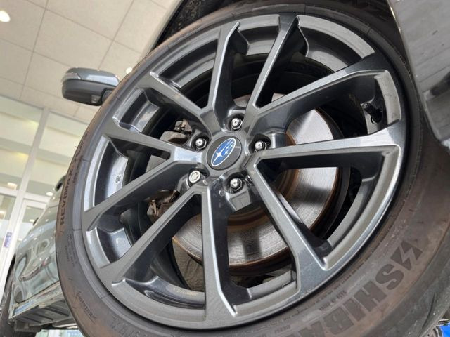 �y����18�C���`�A���~�z�C�[���z�O�ςɃ}�b�`���������A���~�z�C�[���𑕒����Ă���܂��B�e��ЊO�A���~�z�C�[����A�X�^�b�h���X�^�C�����戵�����Ă���܂��B���񂲑��k����������