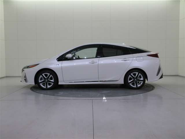 プリウスPHV1.8 A