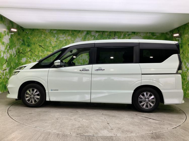 セレナ1.2 e-POWER ハイウェイスターV