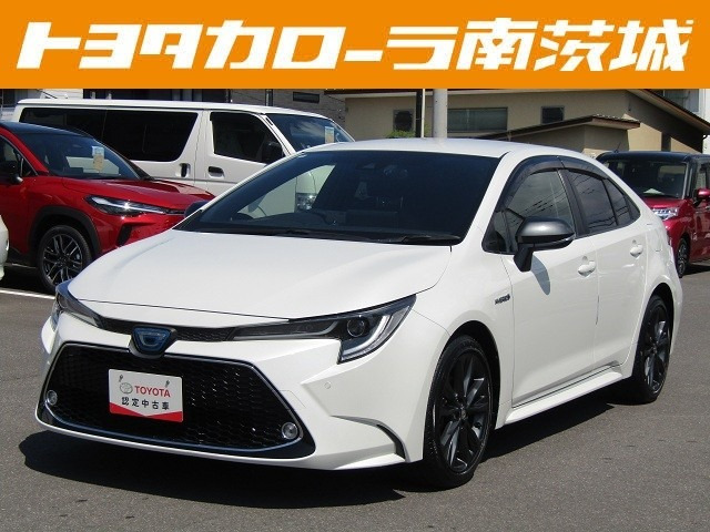 カローラ1.8 ハイブリッド W×B