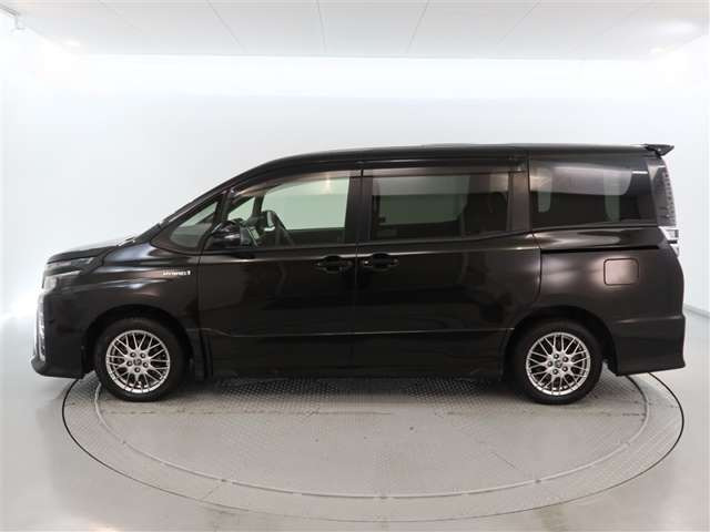 ヴォクシー1.8 ハイブリッド ZS