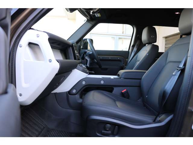 ディフェンダー110 X ダイナミック SE 3.0L D350 ディーゼル 4WD