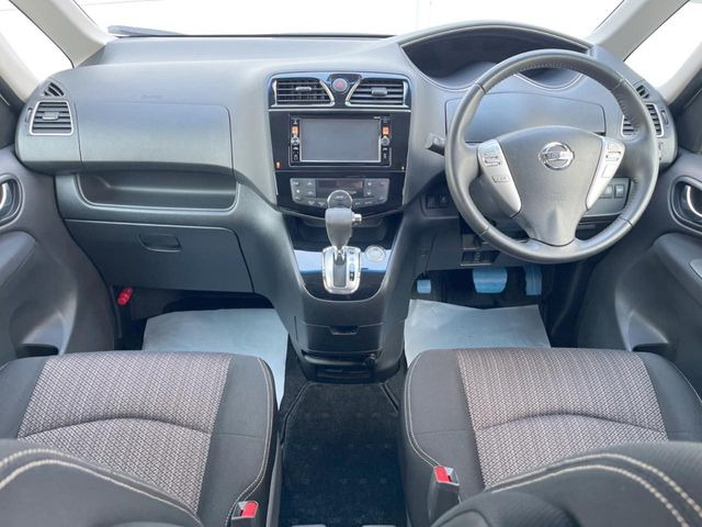 セレナ2.0 ハイウェイスター Vセレクション+Safety II S-HYBRID