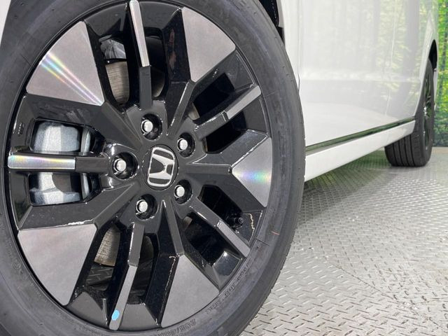 �y����16�C���`�A���~�z�C�[���z�O�ςɃ}�b�`���������A���~�z�C�[���𑕒����Ă���܂��B�e��ЊO�A���~�z�C�[����A�X�^�b�h���X�^�C�����戵�����Ă���܂��B���񂲑��k����������