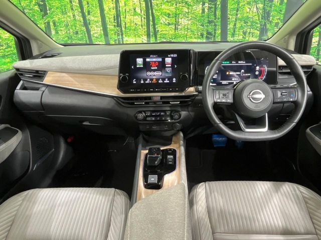 ノートオーラ1.2 G FOUR レザーエディション 4WD