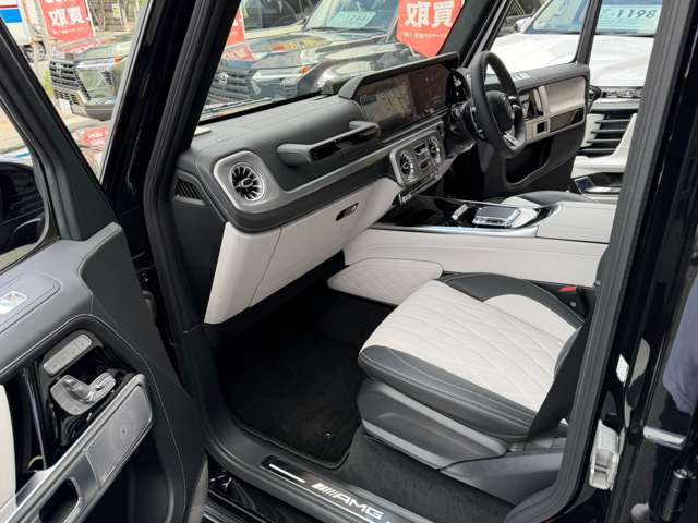 �c�[�g�[���C���e���A�E���U�[�_�b�V���{�[�h�EAMG���S����C���~�l�[�V�����X�J�b�t�v���[�g�B