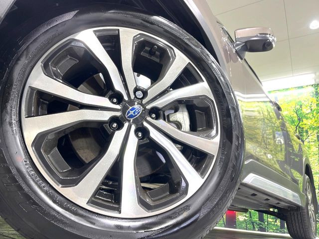 �y����18�C���`�A���~�z�C�[���z�O�ςɃ}�b�`���������A���~�z�C�[���𑕒����Ă���܂��B�e��ЊO�A���~�z�C�[����A�X�^�b�h���X�^�C�����戵�����Ă���܂��B���񂲑��k����������