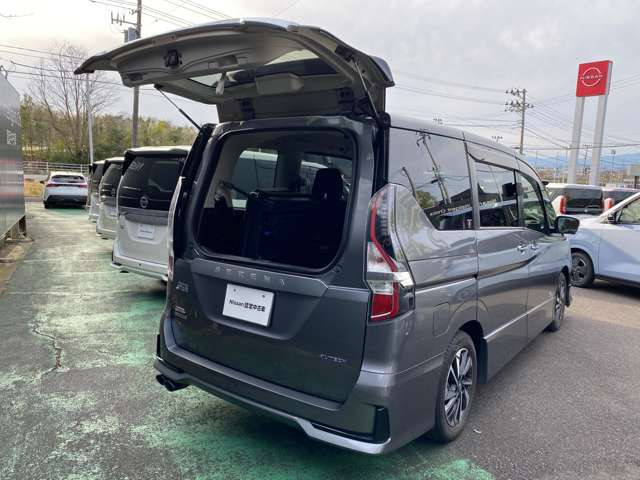 セレナ2.0 ハイウェイスターV