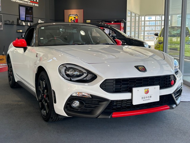 アバルト124スパイダー1.4