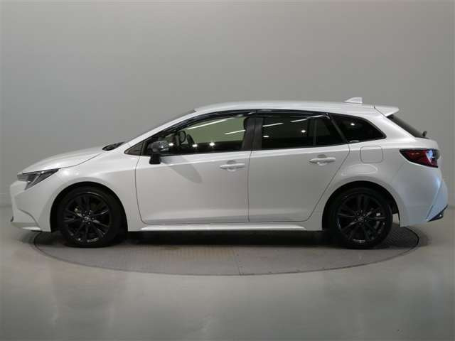 カローラツーリング1.8 ハイブリッド W×B