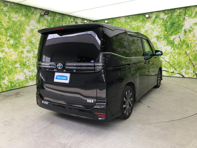 ヴォクシー1.8 ハイブリッド S-Z