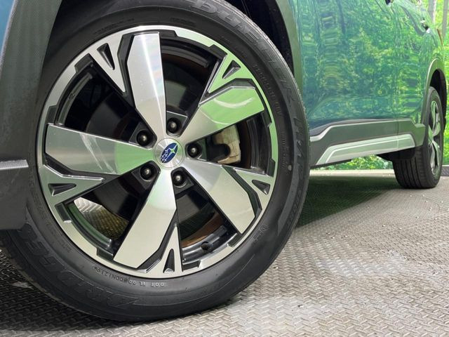 �y����18�C���`�A���~�z�C�[���z�O�ςɃ}�b�`���������A���~�z�C�[���𑕒����Ă���܂��B�e��ЊO�A���~�z�C�[����A�X�^�b�h���X�^�C�����戵�����Ă���܂��B���񂲑��k����������