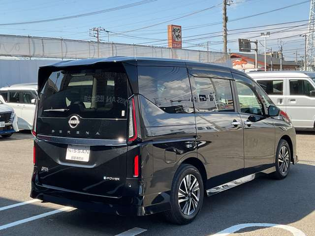 セレナ1.4 e-POWER ハイウェイスターV