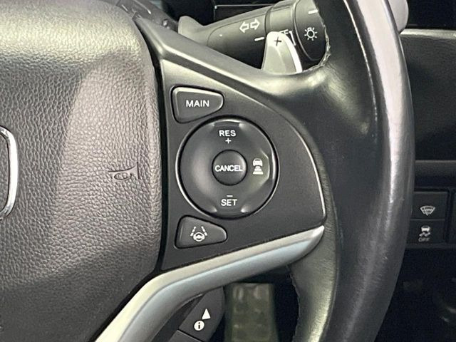 【アダプティブクルーズコントロール】高速道路での長距離走行が楽に!!自動で速度を保つクルーズコントロールが、衝突軽減システムと連携し、前方の車両を感知して車間を保つように速度調節してくれます!!