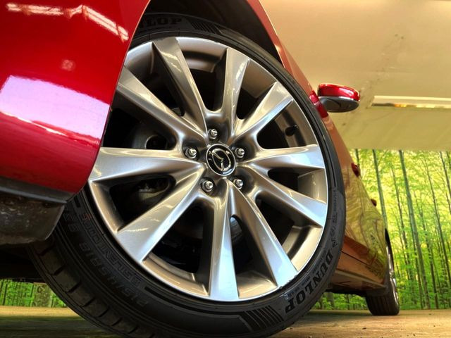�y����18�C���`�A���~�z�C�[���z�O�ςɃ}�b�`���������A���~�z�C�[���𑕒����Ă���܂��B�e��ЊO�A���~�z�C�[����A�X�^�b�h���X�^�C�����戵�����Ă���܂��B���񂲑��k����������