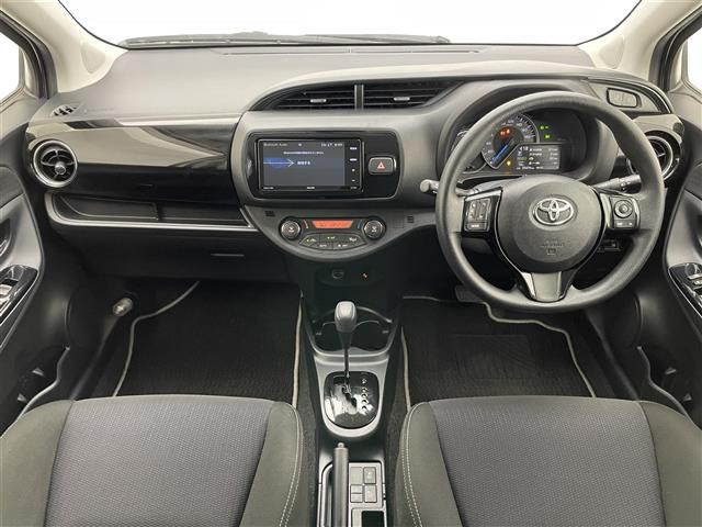 ヴィッツ1.5 ハイブリッド F セーフティ エディション