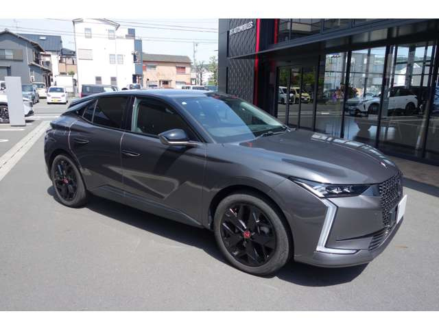 DS4パフォーマンス ライン E-TENSE