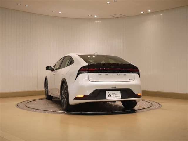 プリウス2.0 G E-Four 4WD