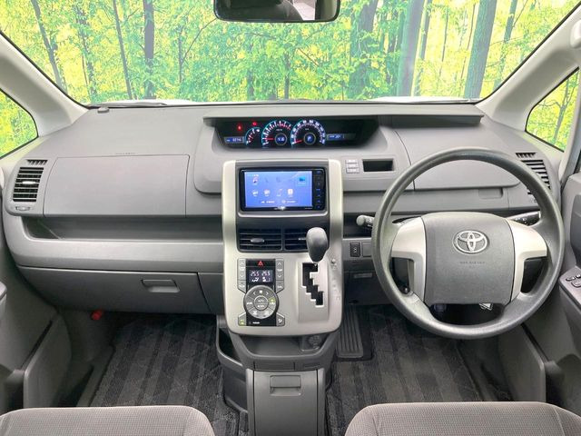 ヴォクシー2.0 X Lエディション