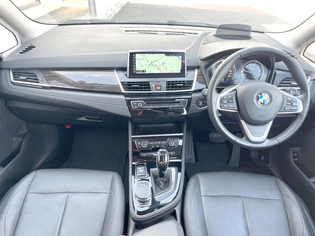 2シリーズグランツアラー218i ラグジュアリー