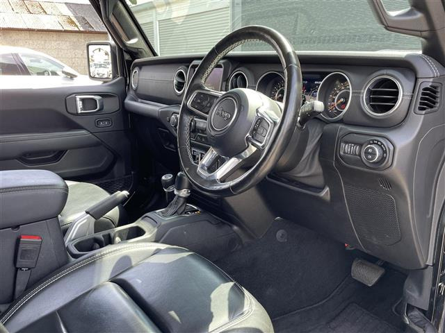 ラングラーアンリミテッド サハラ 4WD