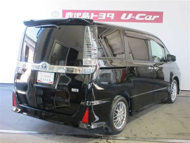 ヴォクシー1.8 ハイブリッド ZS 煌III