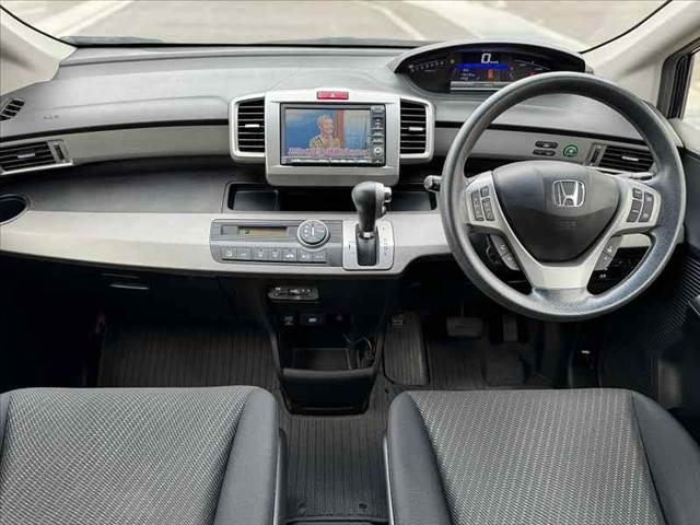 フリードハイブリッド1.5 ジャストセレクション