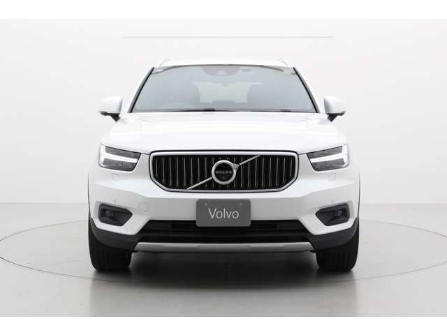 XC40B4 AWD インスクリプション 4WD