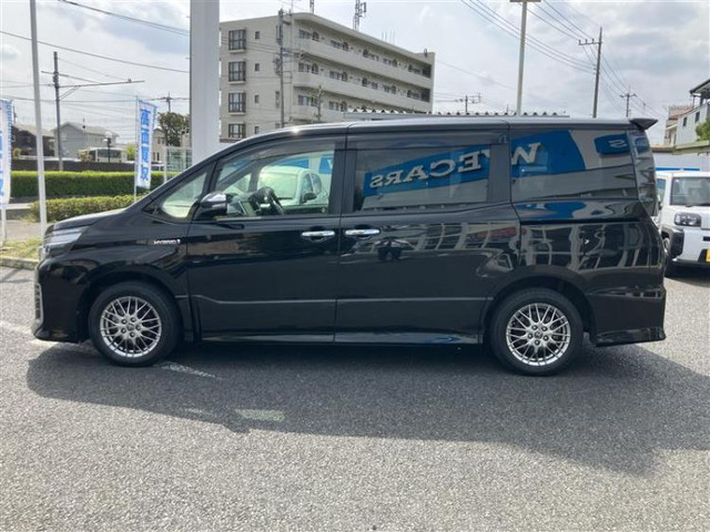 ヴォクシー1.8 ハイブリッド ZS 煌II