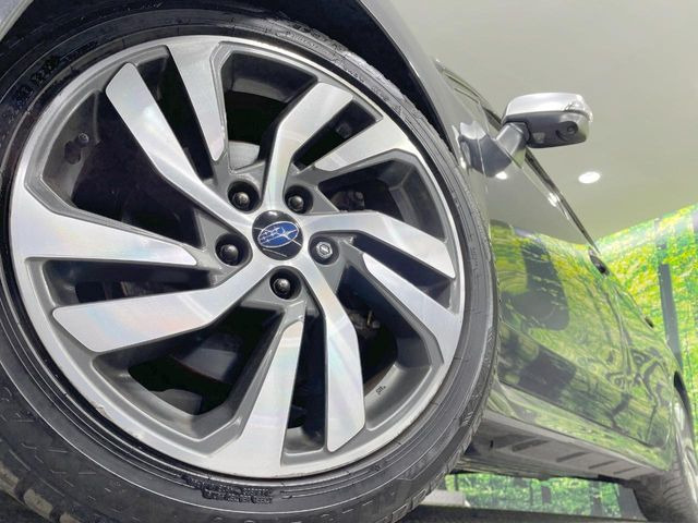 �y����18�C���`�A���~�z�C�[���z�O�ςɃ}�b�`���������A���~�z�C�[���𑕒����Ă���܂��B�e��ЊO�A���~�z�C�[����A�X�^�b�h���X�^�C�����戵�����Ă���܂��B���񂲑��k����������