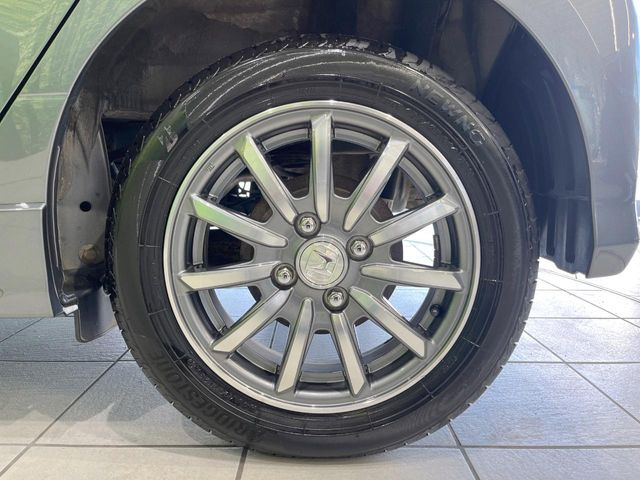 �y14�C���`�A���~�z�C�[���z�O�ςɃ}�b�`�����A���~�z�C�[���𑕒����Ă���܂��B�e��A���~�z�C�[����A�X�^�b�h���X�^�C�����戵�����Ă���܂��B���񂲑��k������