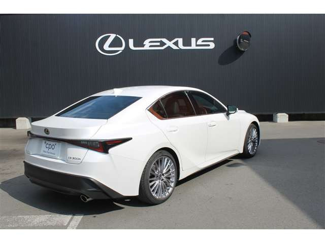 IS300h バージョンL