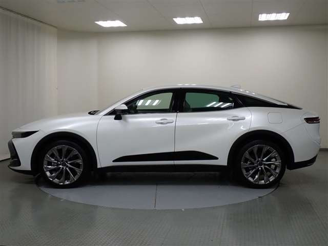 クラウンクロスオーバー2.5 G アドバンスト レザー パッケージ E-Four 4WD