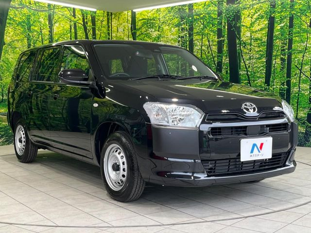 高透明度のガラス皮膜で撥水はもちろん、上質なツヤ・光沢を実現。紫外線や酸性雨から大切な愛車を保護し、色あせ・劣化を防止。「弾スプラッシュコート」、「弾プリミッサコート」からお選びいただけます。