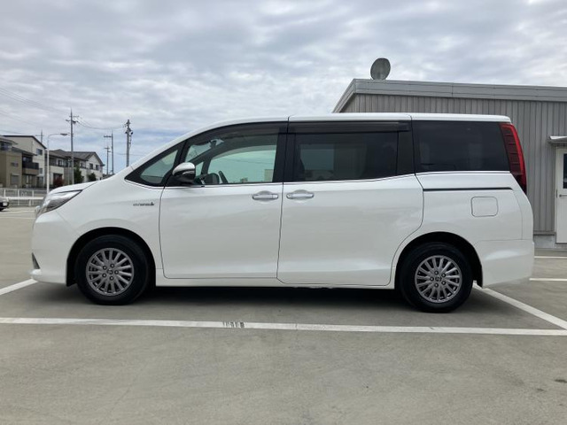 エスクァイアハイブリッド1.8 Gi