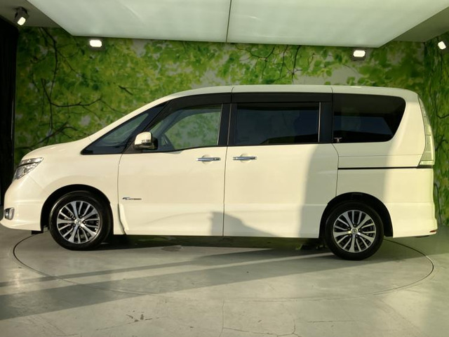 セレナ2.0 ハイウェイスター Vセレクション+Safety S-HYBRID