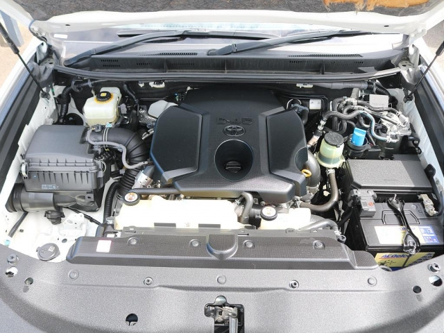 ランドクルーザープラド2.8 TX ディーゼル 4WD