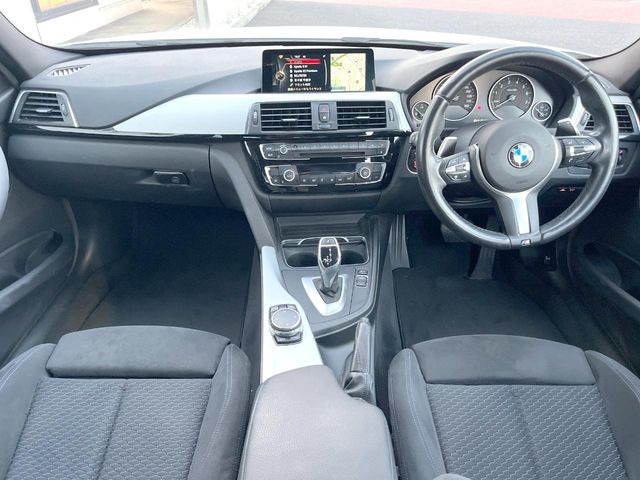 3シリーズセダン320i Mスポーツ