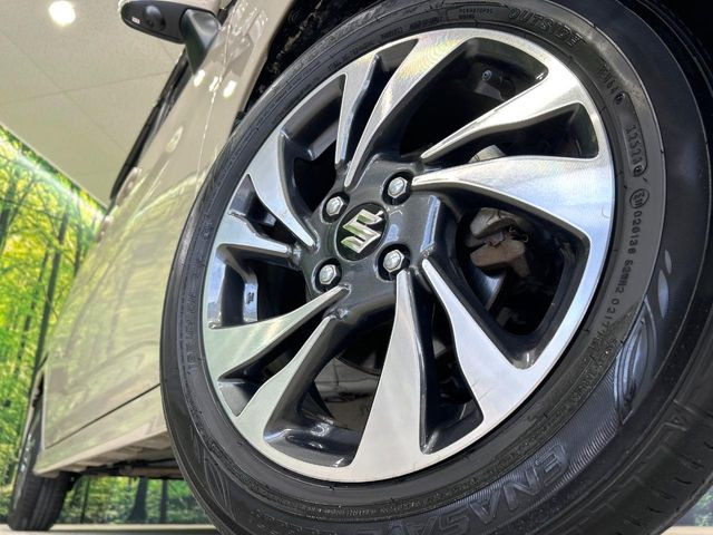 �y����15�C���`�A���~�z�C�[���z�O�ςɃ}�b�`���������A���~�z�C�[���𑕒����Ă���܂��B�e��ЊO�A���~�z�C�[����A�X�^�b�h���X�^�C�����戵�����Ă���܂��B���񂲑��k����������