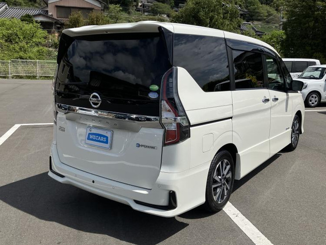 セレナ1.2 e-POWER ハイウェイスターV