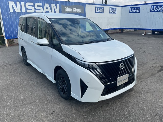 セレナ1.4 e-4ORCE ハイウェイスターV NissanConnectインフォテインメントシステム 4WD