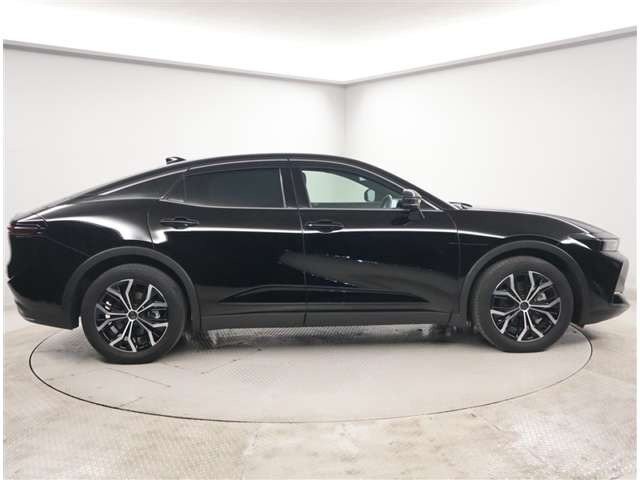 クラウンクロスオーバー2.5 G E-Four 4WD