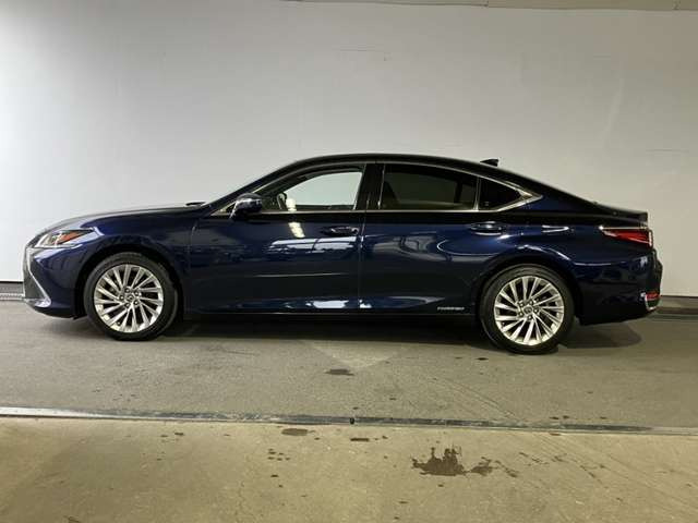 ES300h バージョンL