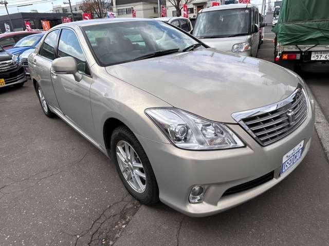 クラウン2.5 ロイヤルサルーン i-Four スペシャルナビパッケージ 4WD