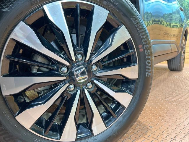 �y����17�C���`�A���~�z�C�[���z�O�ςɃ}�b�`���������A���~�z�C�[���𑕒����Ă���܂��B�e��ЊO�A���~�z�C�[����A�X�^�b�h���X�^�C�����戵�����Ă���܂��B���񂲑��k����������